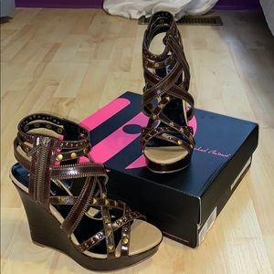 Platform sandals